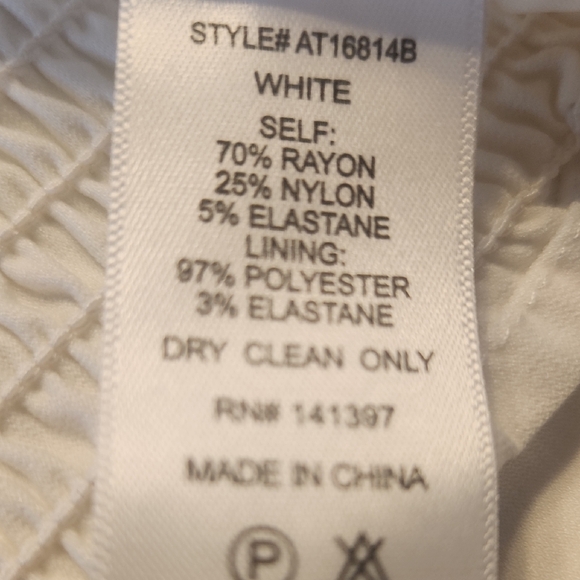 NWT Sexy LA Designer cold shoulder Top - Picture 4 of 4